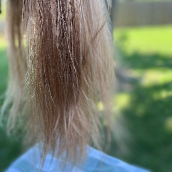 Shake N Go Acrylic light brown wig with bangs - Picture 4 of 16